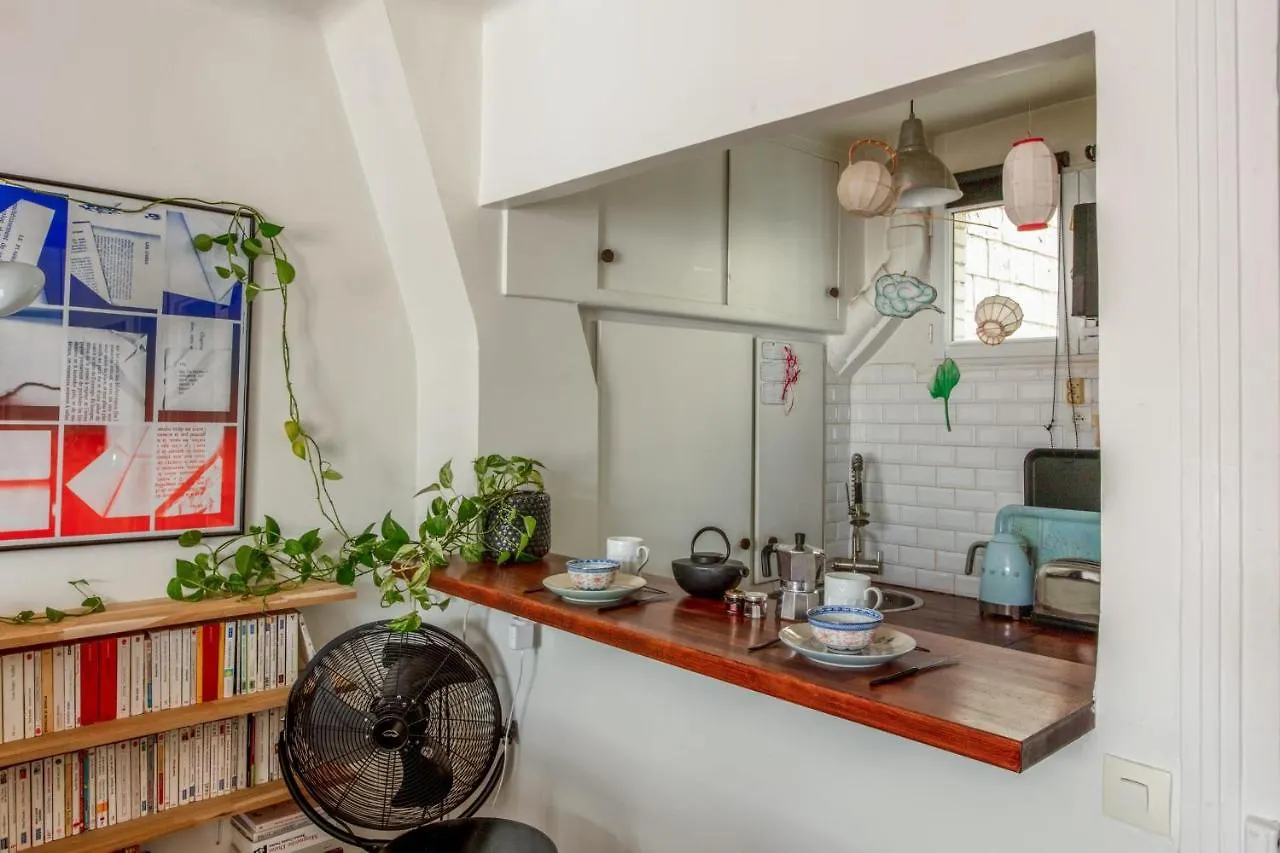 Superb Studio In The Moulin Rougemontmartre Neighborhood - Paris - Welkeys Apartment