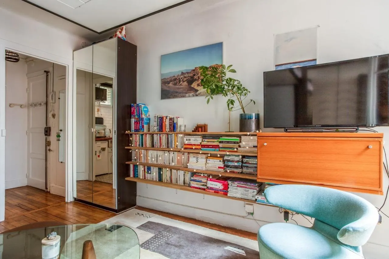 Superb Studio In The Moulin Rougemontmartre Neighborhood - Paris - Welkeys Apartment